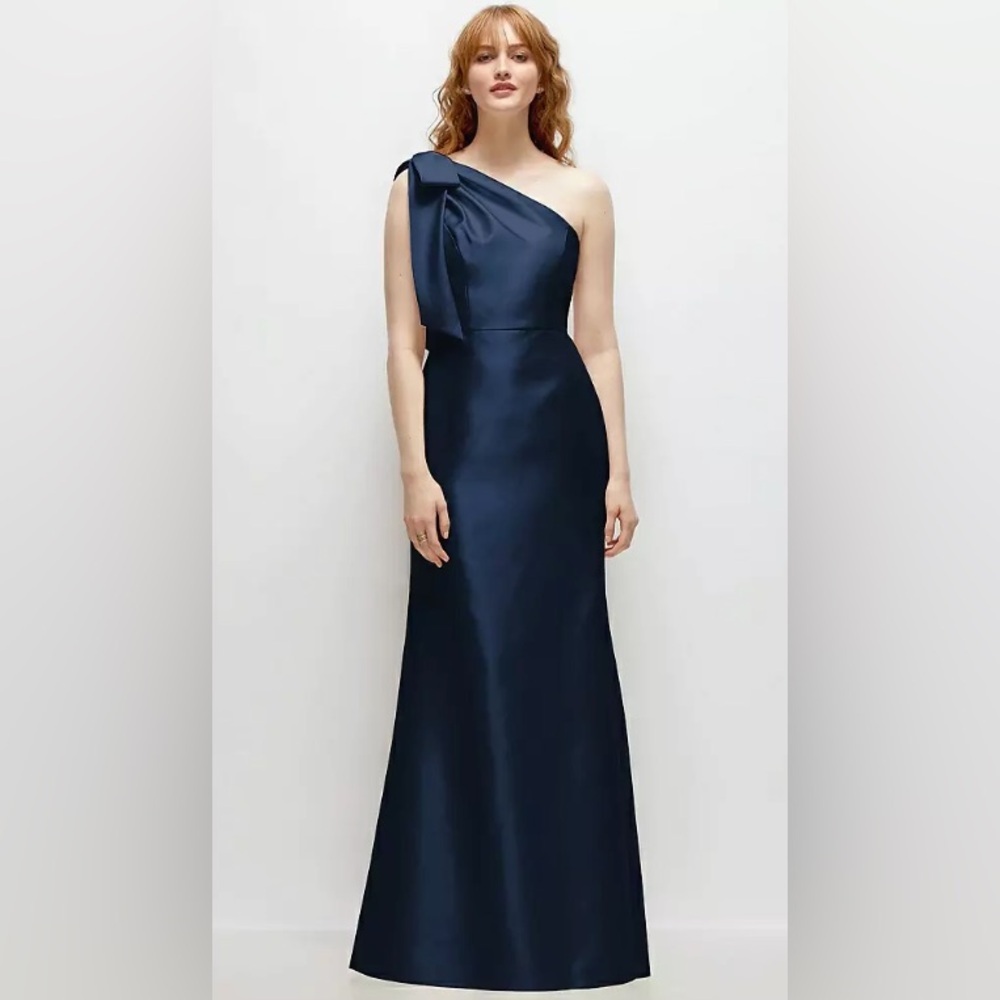 Nwt Alfred Sung Bow One-Shoulder Satin Trumpet Gown In Navy, D794, Size 12r